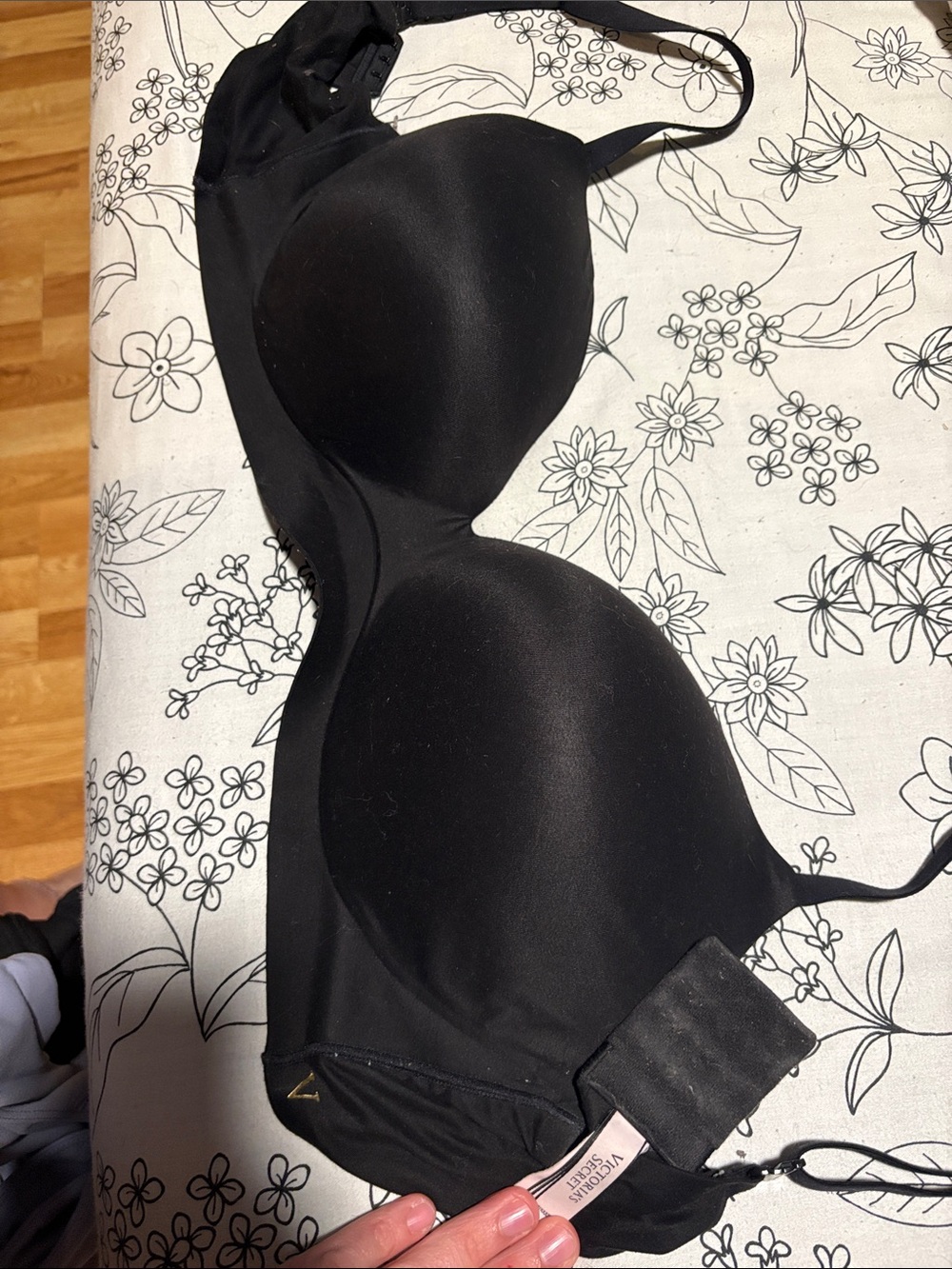 Victoria's Secret Black Smooth Molded T-Shirt Bra